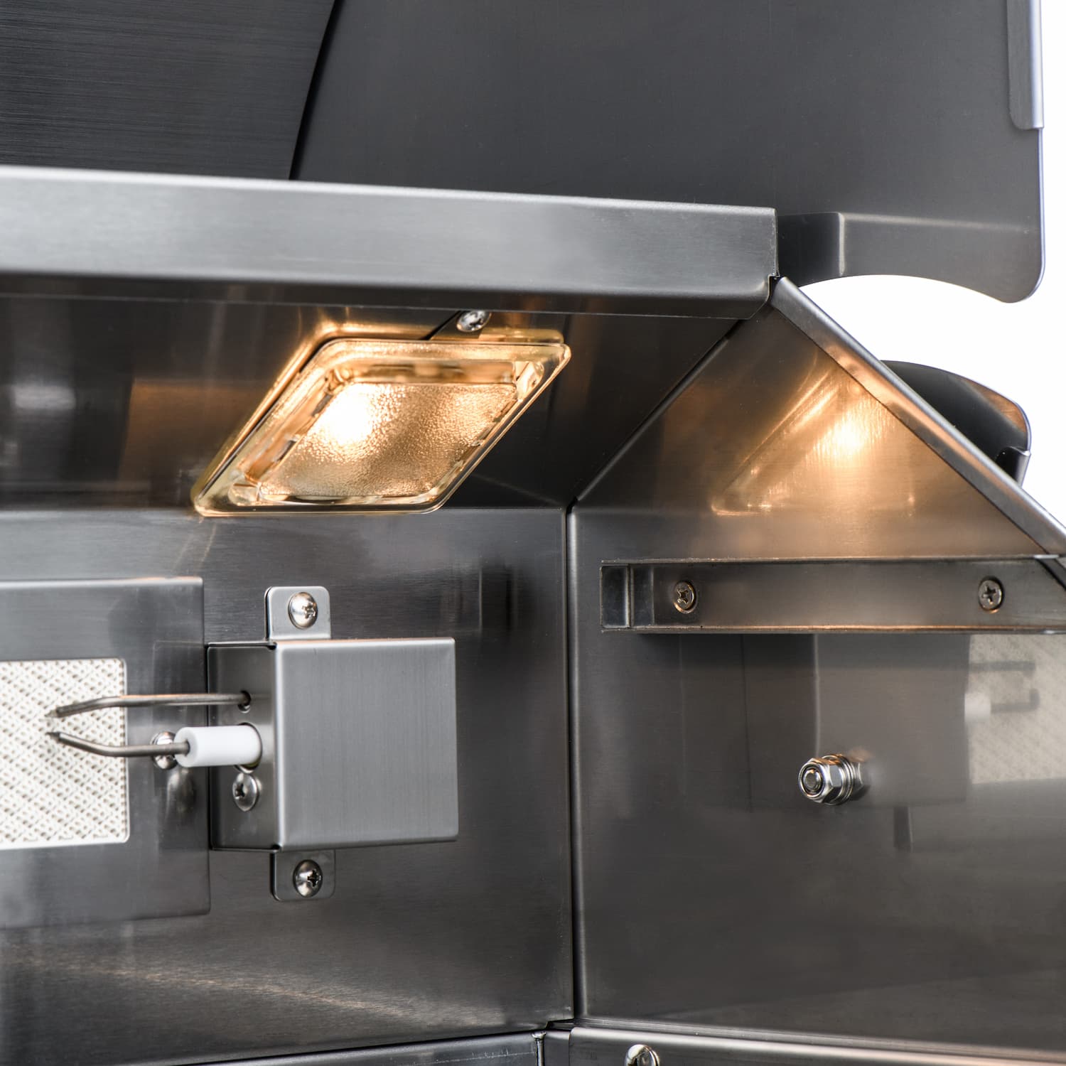 Blaze LTE 32-Inch 4-Burner Built-In Propane Or Natural Gas Grill With Rear Infrared Burner & Grill Lights-BLZ-4LTE2