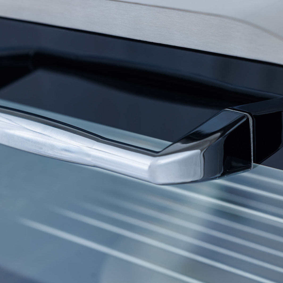 Glass door and handle on the Blaze 26 inch oven