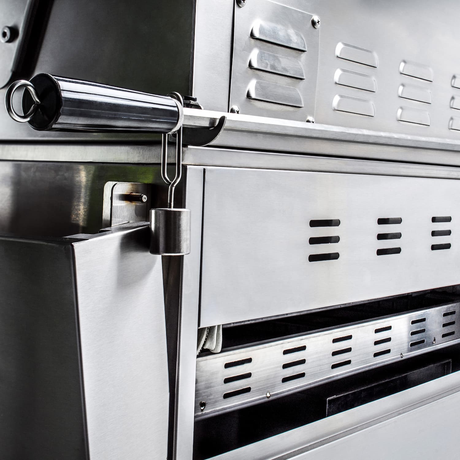 Blaze Professional LUX 34 Inch 3 Burner Natural Or Propane Gas Grill - BLZ-3PRO